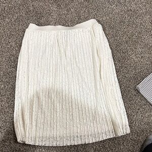 Elegant White Pleated Skirt